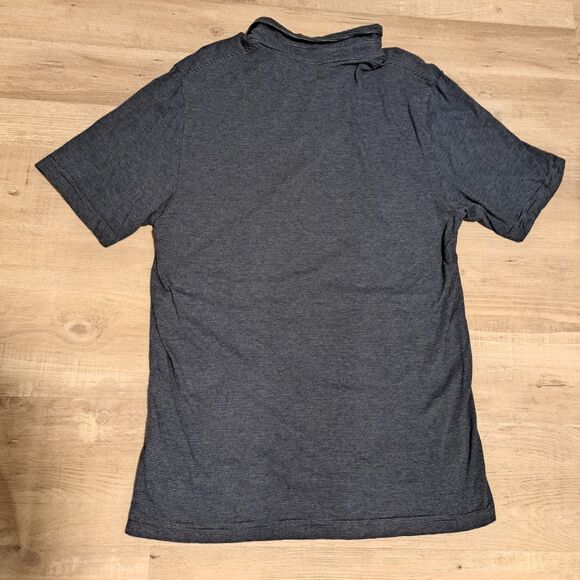 Travis Mathew Polo Shirt Mens Medium Blue Golf Performance Stretch Striped - Picture 2 of 9